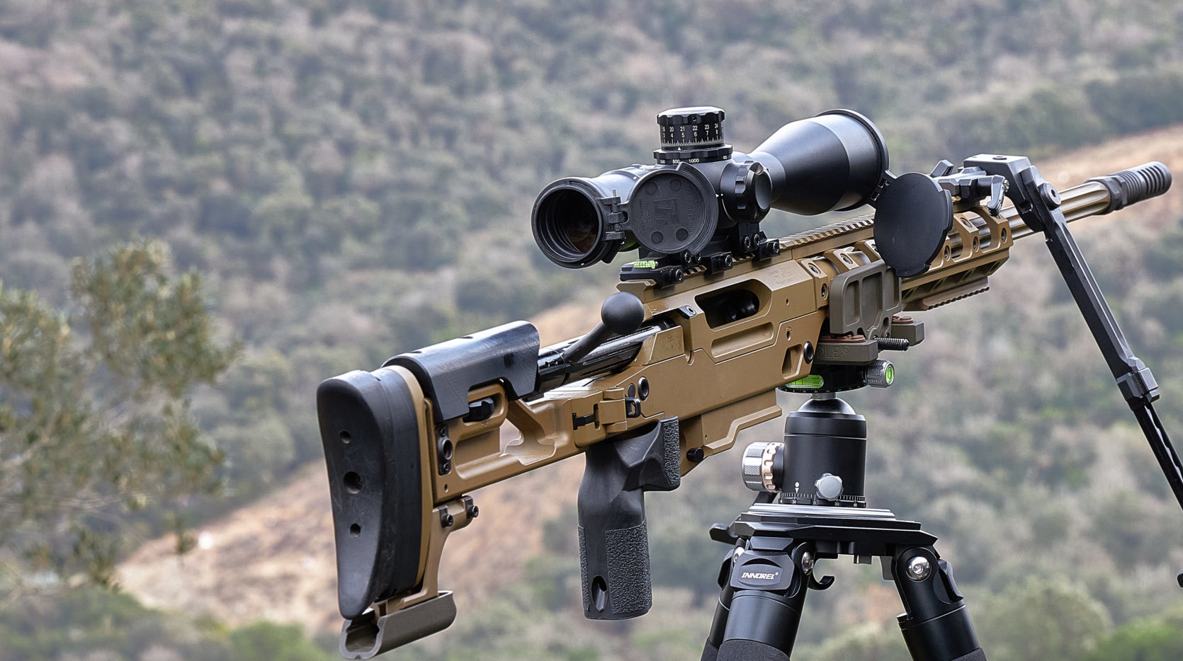The best gear for the shooter and the spotter in order to shoot (extended) Long Range